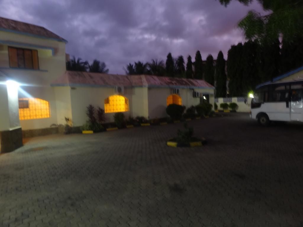 Glory Holiday Resort Mombasa Exterior foto